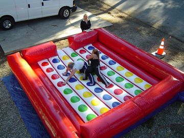 Подгонянная игра Twister больших напольных малышей раздувная для смешного