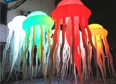 Милые медузы вели силу освещая красное взрывозащищенное освещение водить