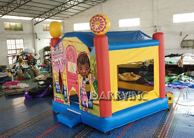 Дом прыжка крупного плана замка популярного раздувного хвастуна скача для партии детей
