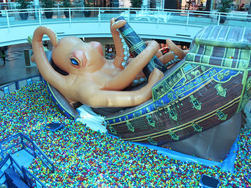 Аквапарк крытого осьминога пиратского корабля гигантского раздувное с шариками ямы для большого торгового центра