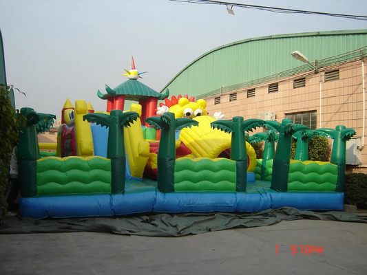 Спортивная площадка воздуха детей портативного раздувного парка атракционов мира изготовленная на заказ на открытом воздухе надувная