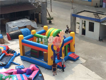 Большой промышленный небольшой дом прыжка малыша или клоуна детей на зазоре