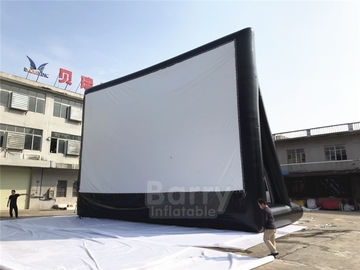 Экран проекции домашнего кинотеатра большой на открытом воздухе задворк раздувной для рекламировать