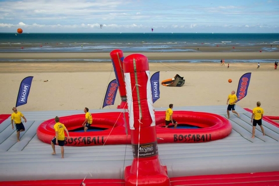 игра Bossaball крупного плана пляжа песка волейбольного поля PVC 0.9mm раздувная