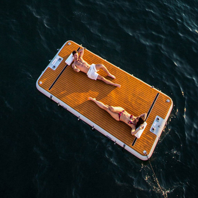 Яхты дока острова стежком падения сплоток платформы понтона воды раздувной плавая