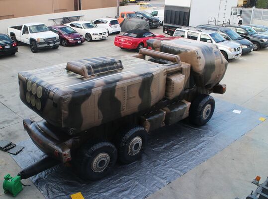 Надувная макетная военная грузовая машина из Оксфордской ткани с ПВХ
