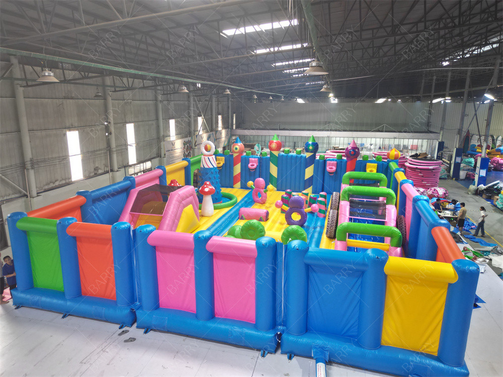 Заказ World'S Biggest Kids Indoor Bounce House Тематический парк Надувная площадка